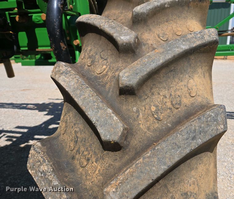 image for item DW1908 2018 John Deere R4038 sprayer