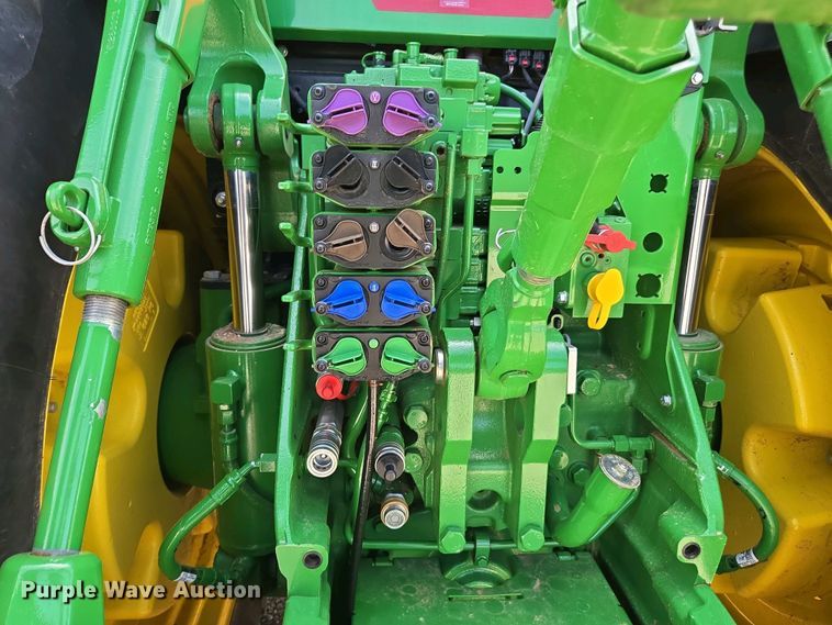 image for item DW1909 2021 John Deere 8R340 MFWD tractor