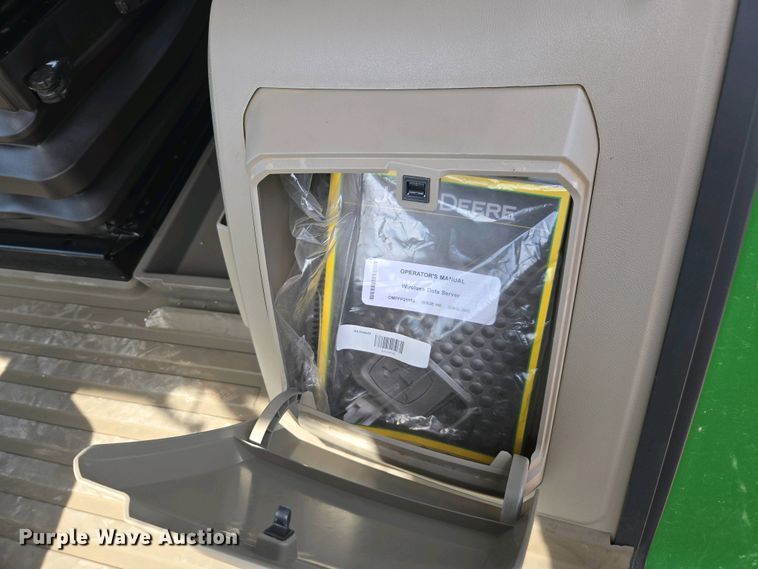 image for item DW1909 2021 John Deere 8R340 MFWD tractor