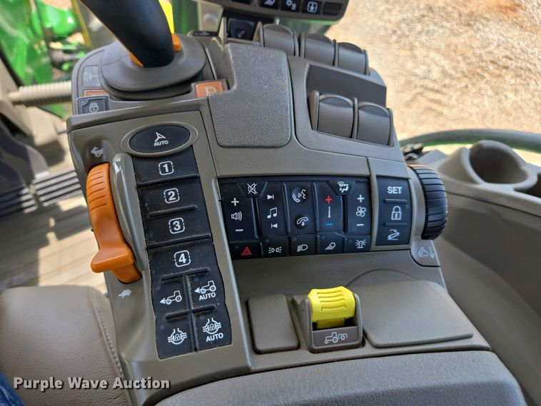 image for item DW1909 2021 John Deere 8R340 MFWD tractor