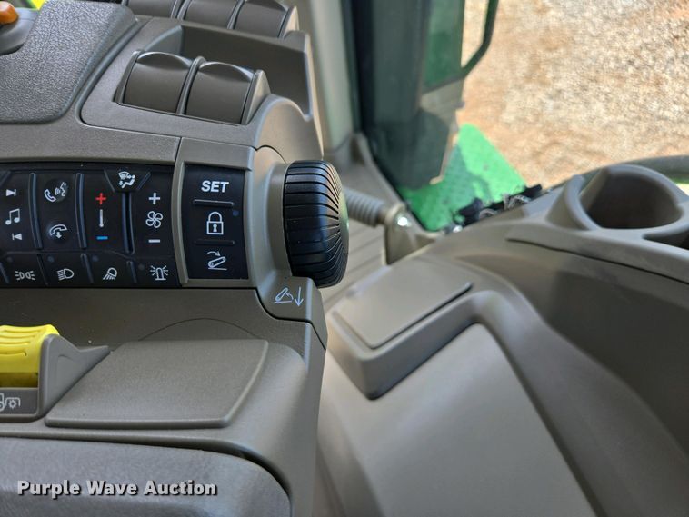 image for item DW1909 2021 John Deere 8R340 MFWD tractor