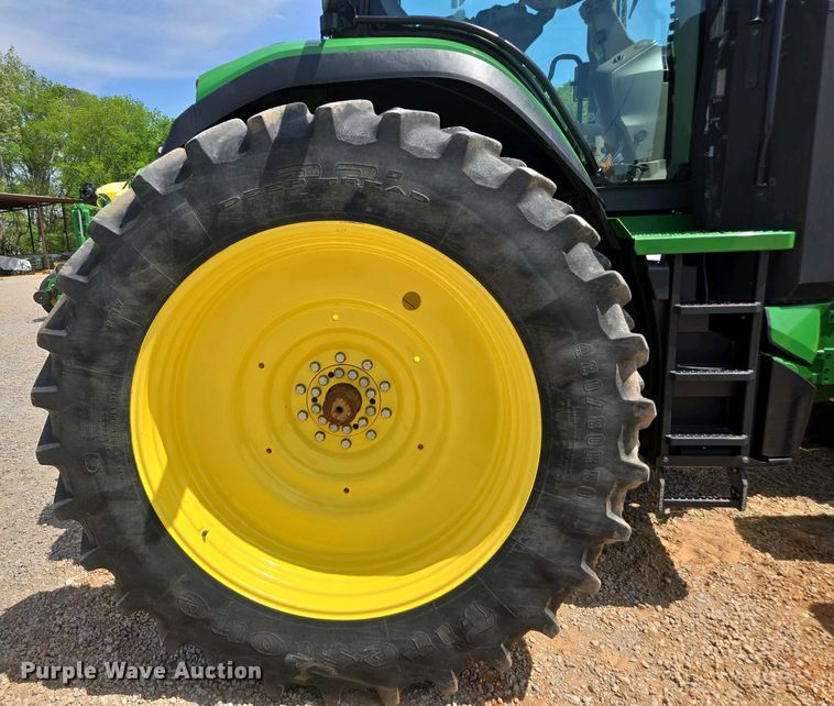 image for item DW1909 2021 John Deere 8R340 MFWD tractor