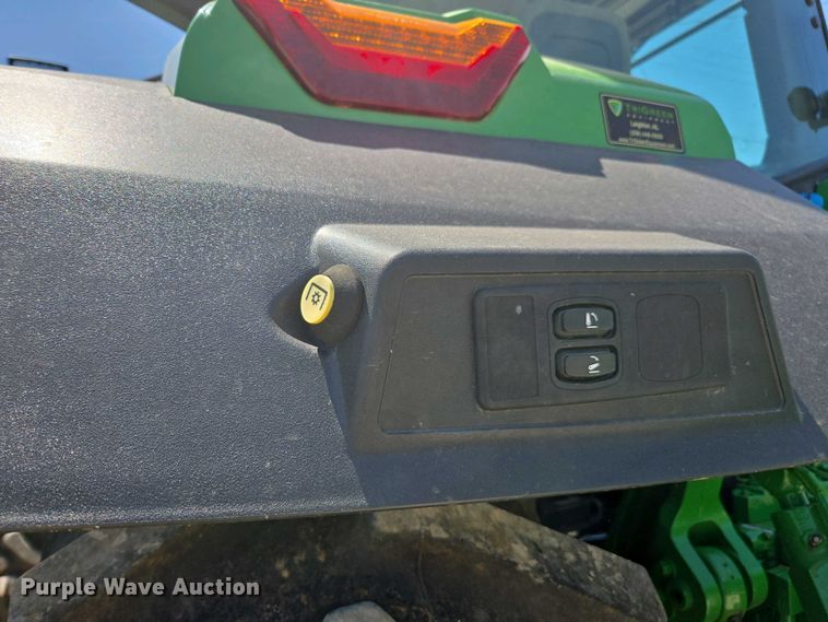 image for item DW1910 2022 John Deere 8R410 MFWD tractor