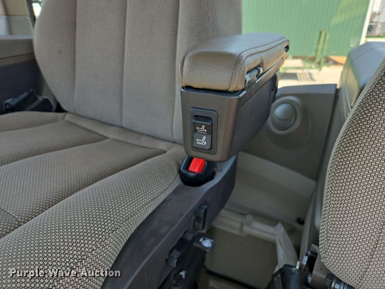 image for item DW1910 2022 John Deere 8R410 MFWD tractor