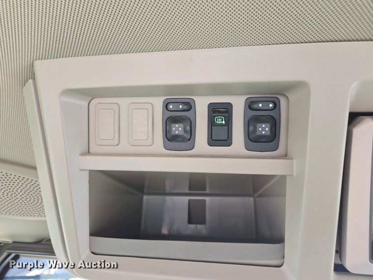 image for item DW1910 2022 John Deere 8R410 MFWD tractor