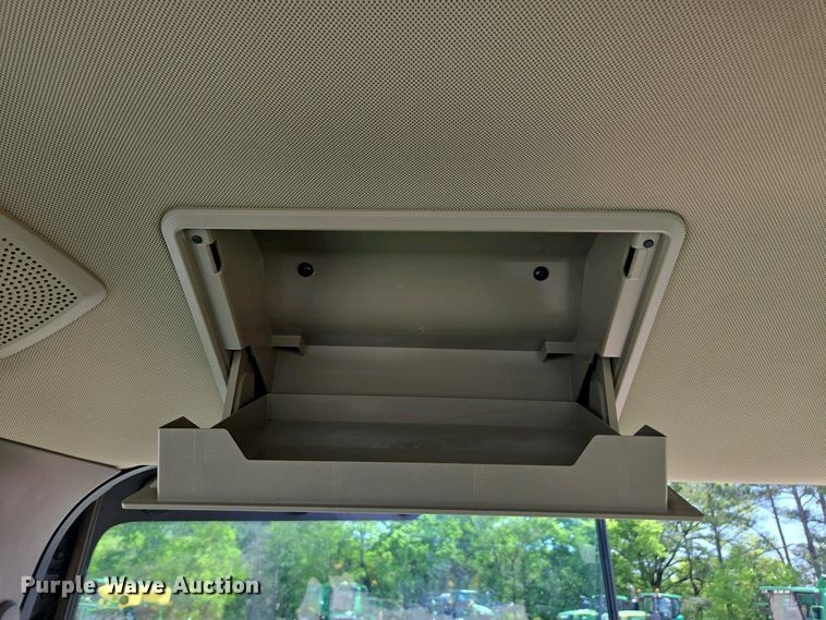 image for item DW1910 2022 John Deere 8R410 MFWD tractor