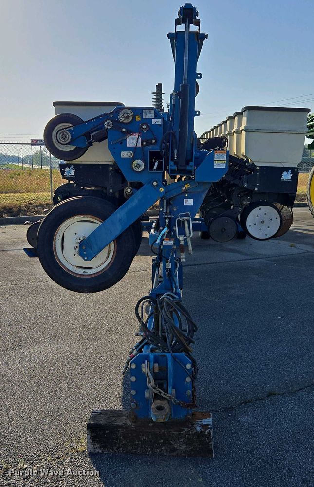image for item DW1911 2013 Kinze 3600  split row planter