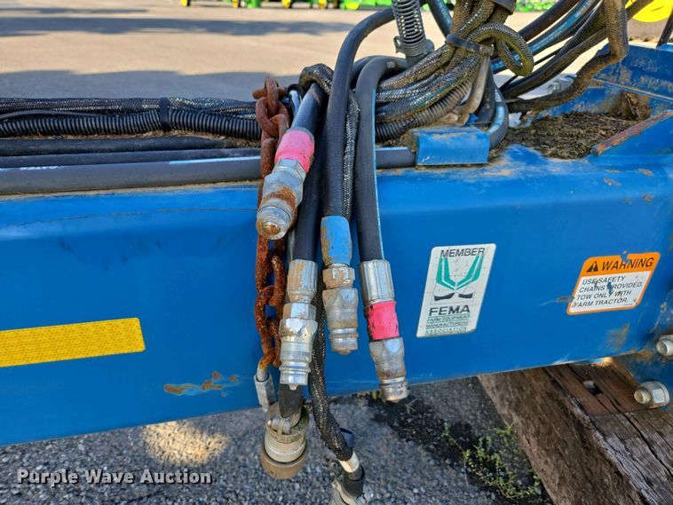 image for item DW1911 2013 Kinze 3600  split row planter