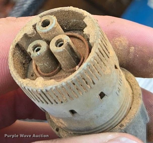 image for item DW1911 2013 Kinze 3600  split row planter