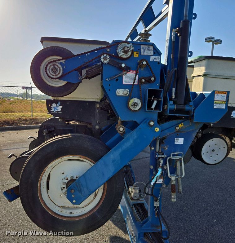 image for item DW1911 2013 Kinze 3600  split row planter