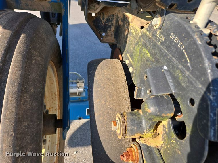 image for item DW1911 2013 Kinze 3600  split row planter