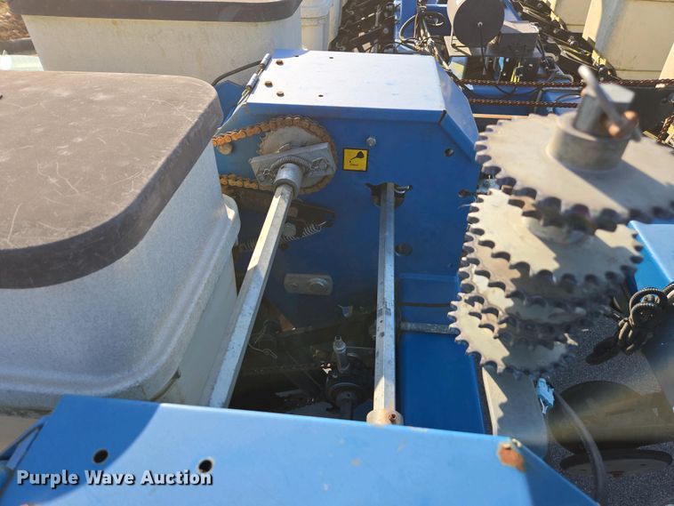 image for item DW1911 2013 Kinze 3600  split row planter