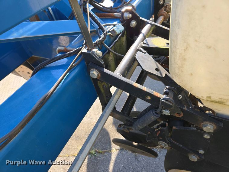 image for item DW1911 2013 Kinze 3600  split row planter