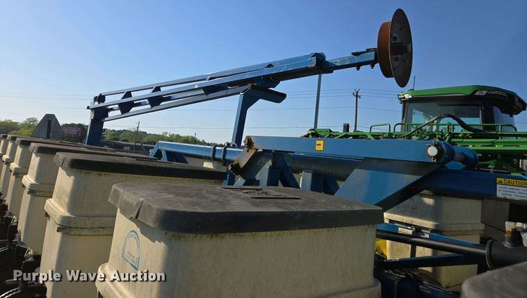 image for item DW1911 2013 Kinze 3600  split row planter