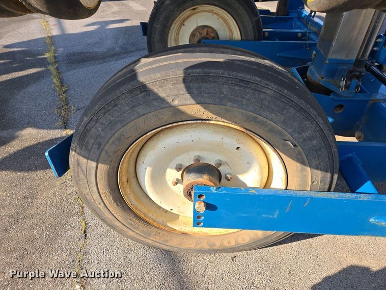 image for item DW1911 2013 Kinze 3600  split row planter