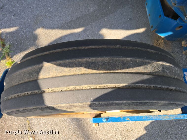 image for item DW1911 2013 Kinze 3600  split row planter