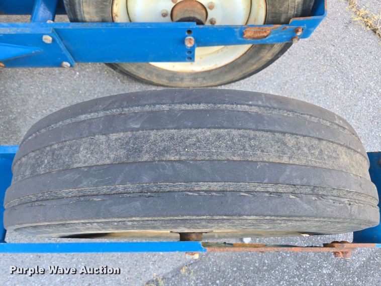 image for item DW1911 2013 Kinze 3600  split row planter