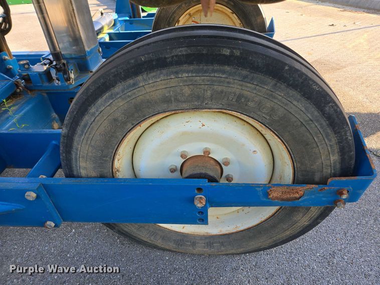 image for item DW1911 2013 Kinze 3600  split row planter