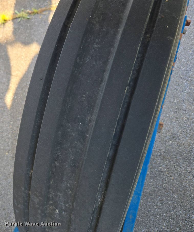 image for item DW1911 2013 Kinze 3600  split row planter