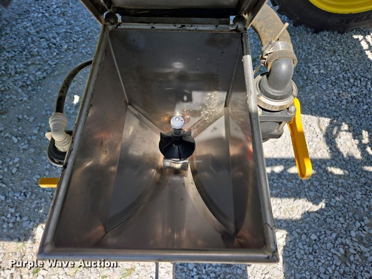 image for item DW1912 2021 John Deere R4023 sprayer