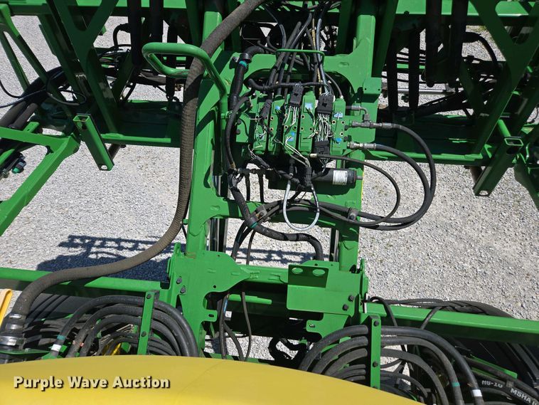 image for item DW1912 2021 John Deere R4023 sprayer
