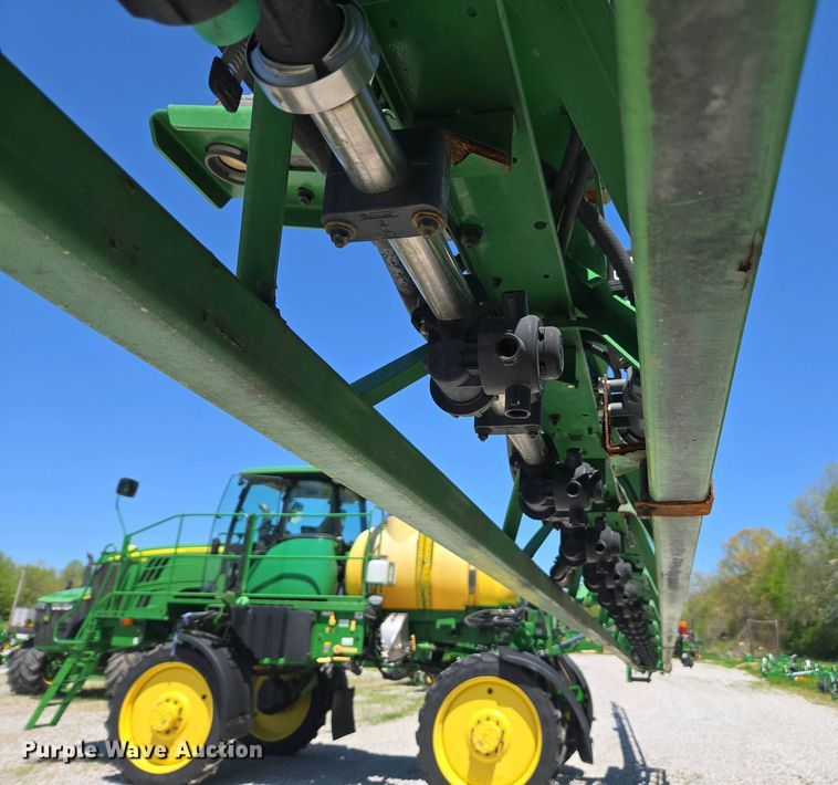 image for item DW1912 2021 John Deere R4023 sprayer