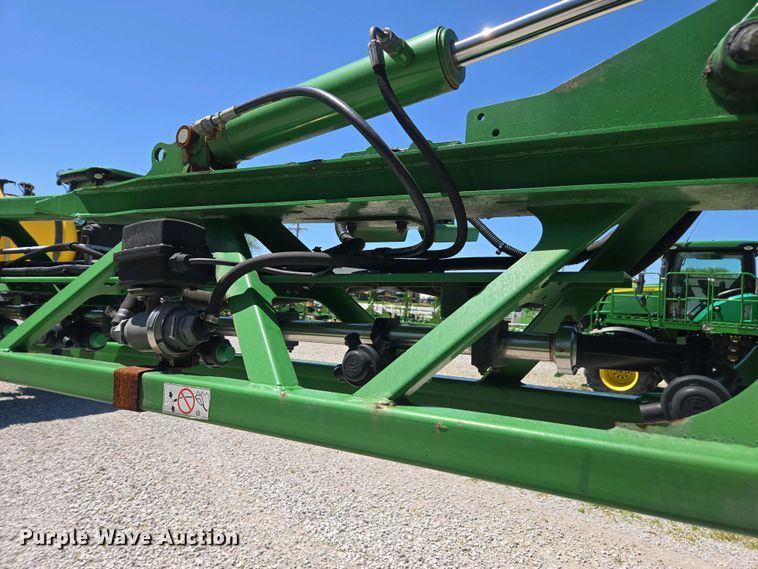 image for item DW1912 2021 John Deere R4023 sprayer