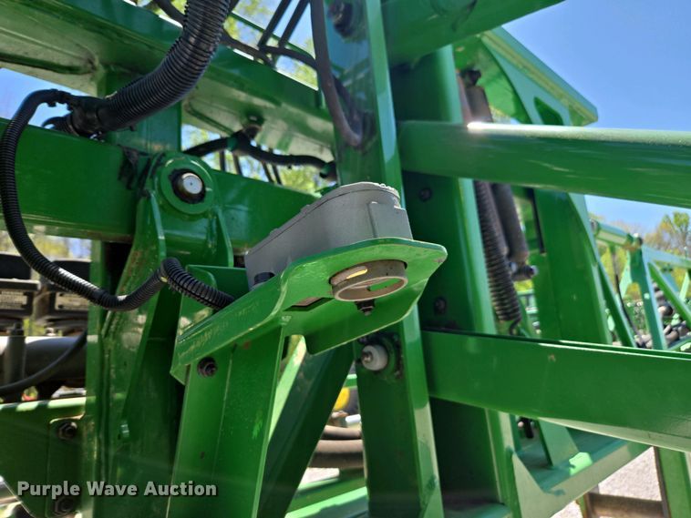 image for item DW1912 2021 John Deere R4023 sprayer