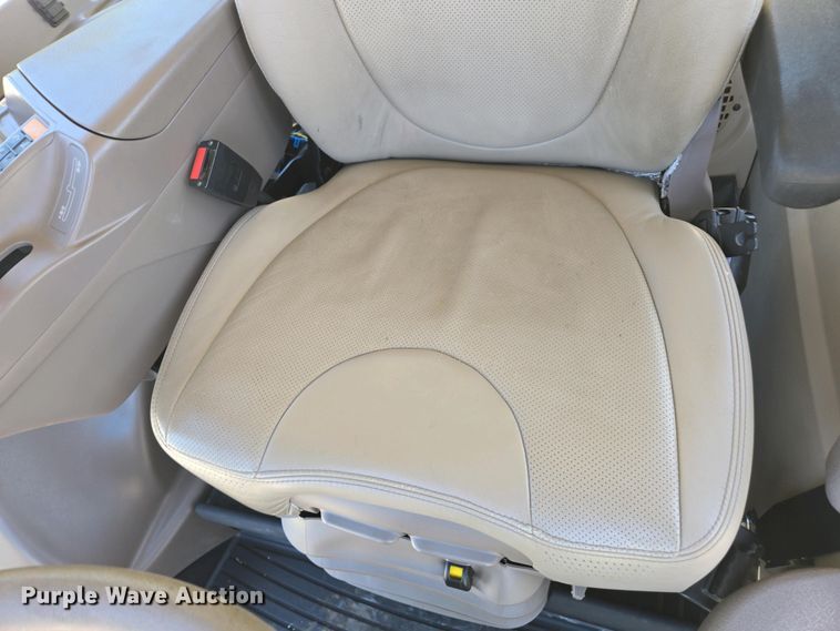 image for item DW1912 2021 John Deere R4023 sprayer