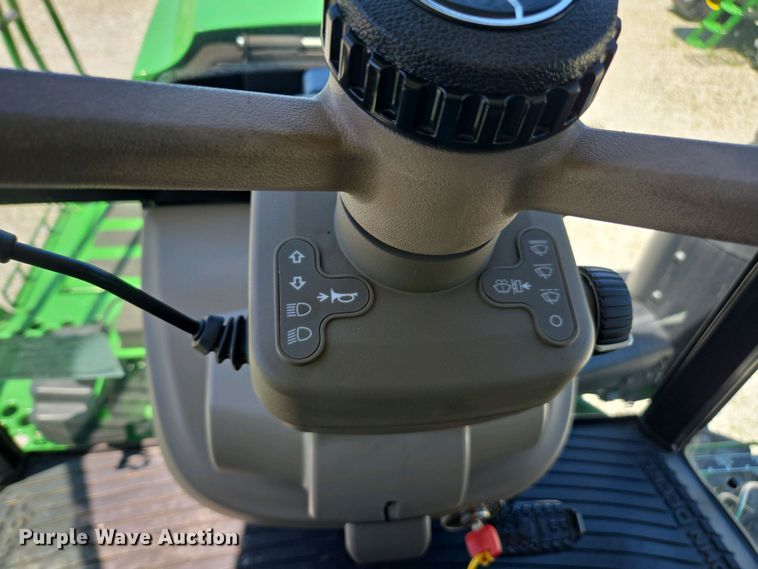 image for item DW1912 2021 John Deere R4023 sprayer