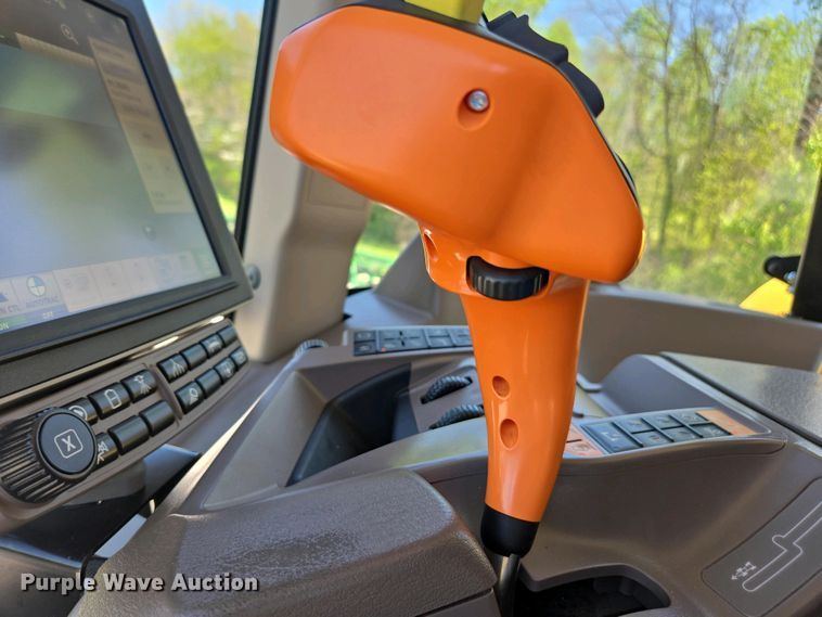 image for item DW1912 2021 John Deere R4023 sprayer