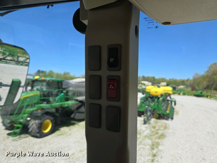 image for item DW1912 2021 John Deere R4023 sprayer