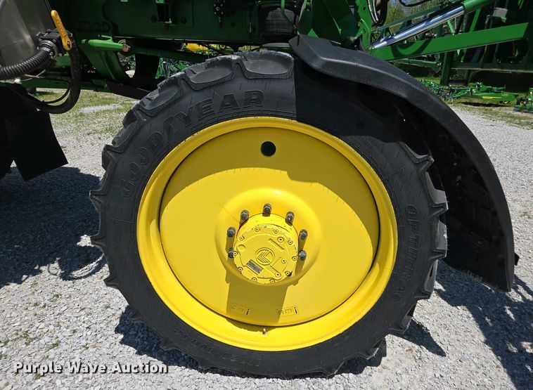 image for item DW1912 2021 John Deere R4023 sprayer
