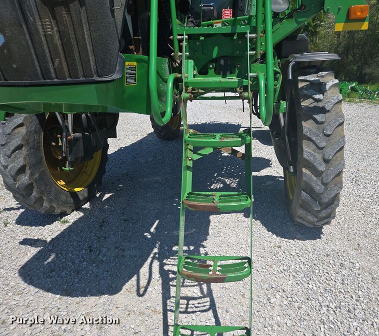 image for item DW1913 2016 John Deere R4030 spreader