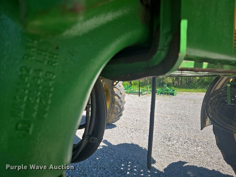 image for item DW1913 2016 John Deere R4030 spreader
