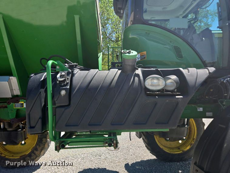 image for item DW1913 2016 John Deere R4030 spreader