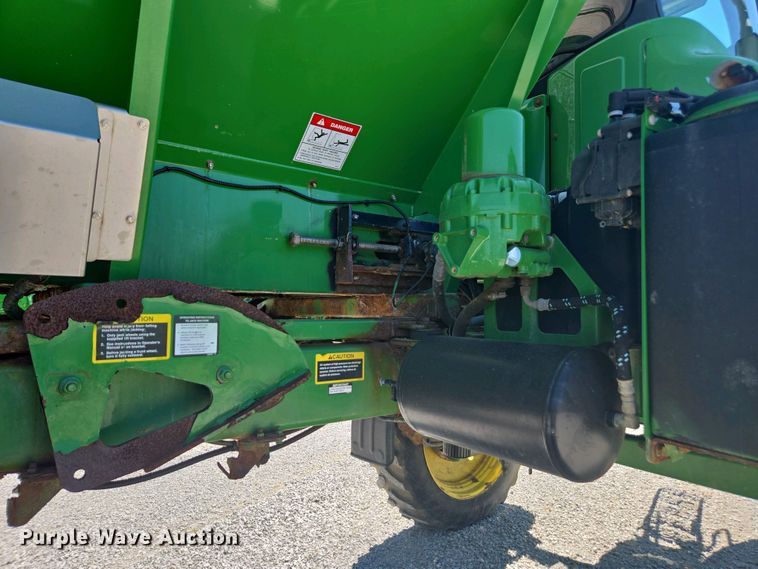 image for item DW1913 2016 John Deere R4030 spreader