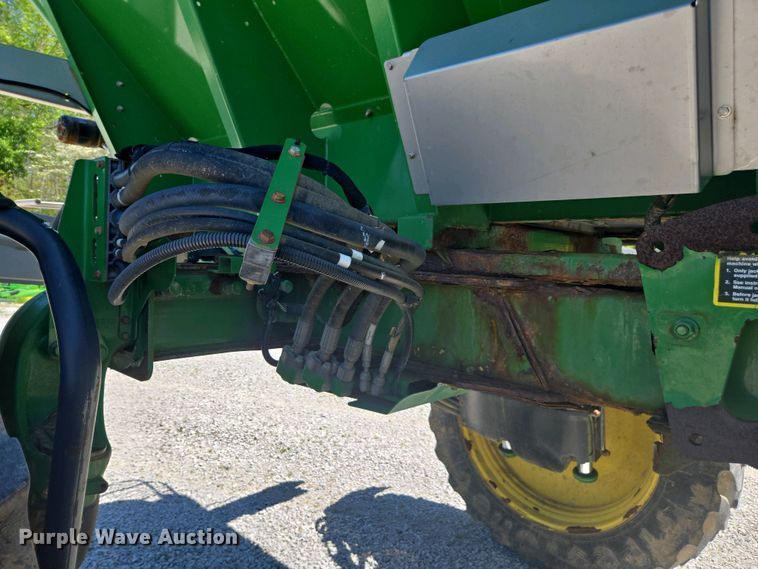 image for item DW1913 2016 John Deere R4030 spreader
