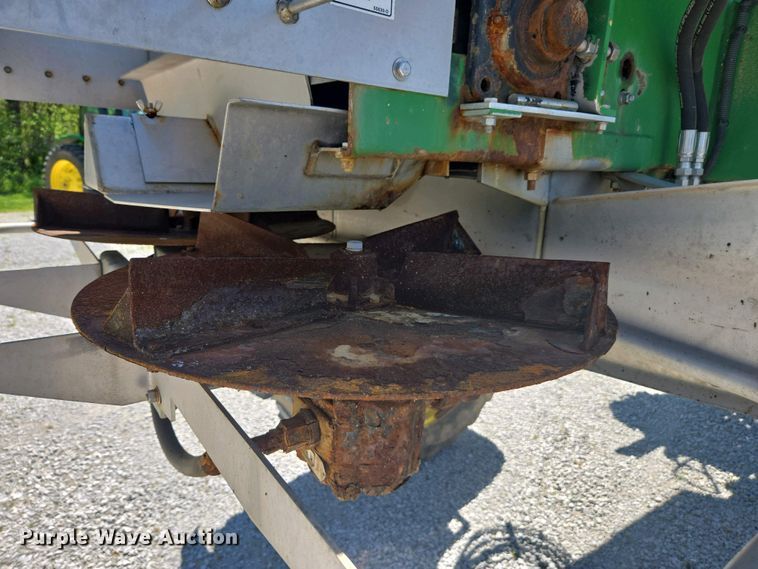 image for item DW1913 2016 John Deere R4030 spreader