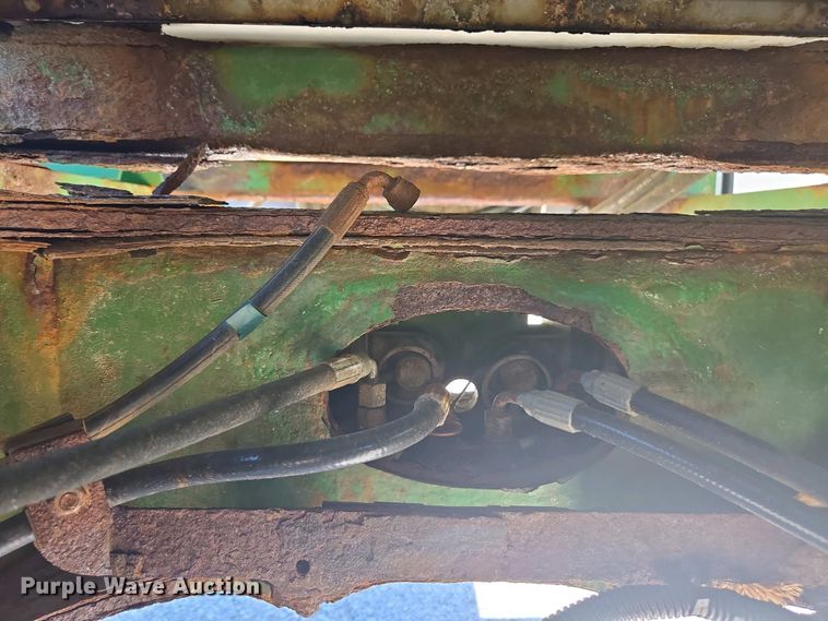 image for item DW1913 2016 John Deere R4030 spreader