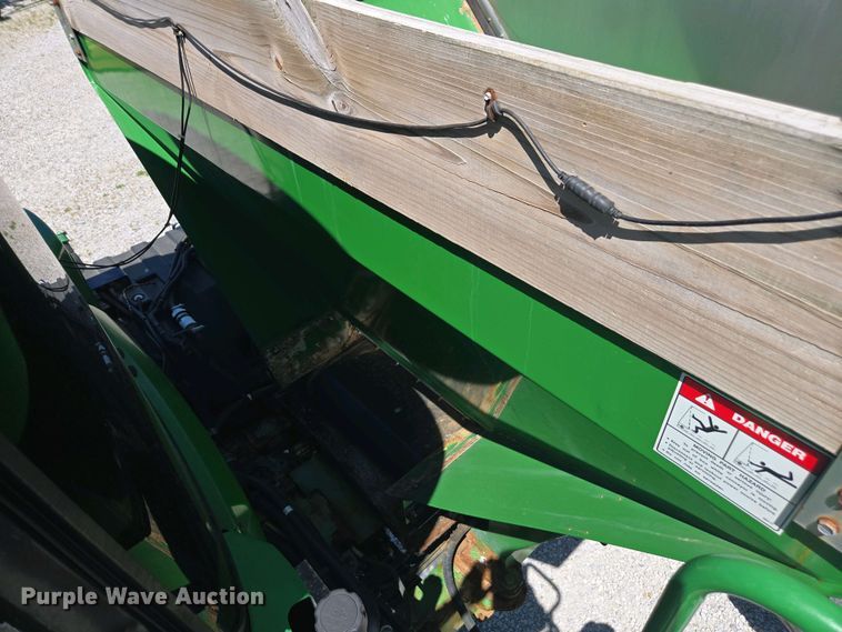 image for item DW1913 2016 John Deere R4030 spreader