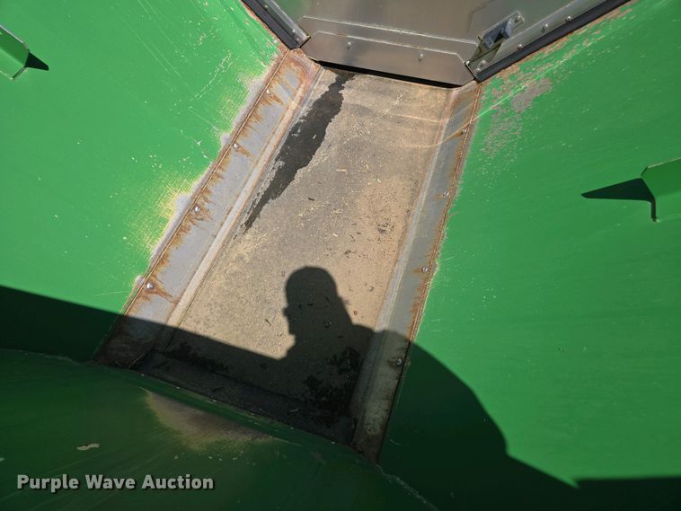 image for item DW1913 2016 John Deere R4030 spreader