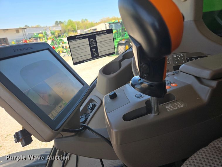 image for item DW1913 2016 John Deere R4030 spreader