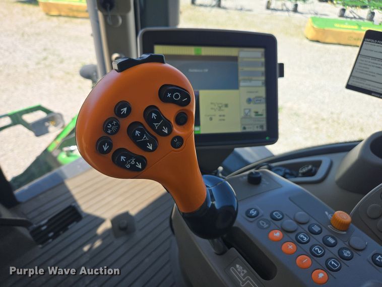 image for item DW1913 2016 John Deere R4030 spreader