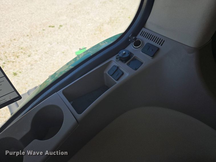 image for item DW1913 2016 John Deere R4030 spreader