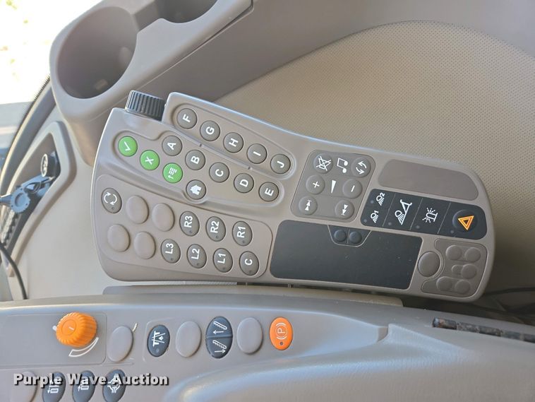 image for item DW1913 2016 John Deere R4030 spreader