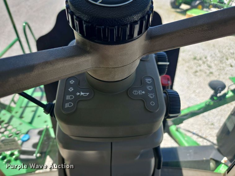 image for item DW1913 2016 John Deere R4030 spreader