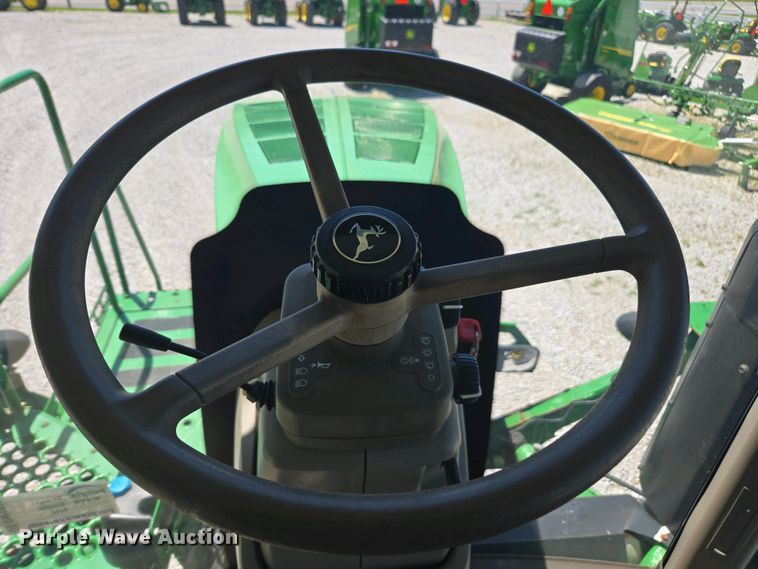 image for item DW1913 2016 John Deere R4030 spreader