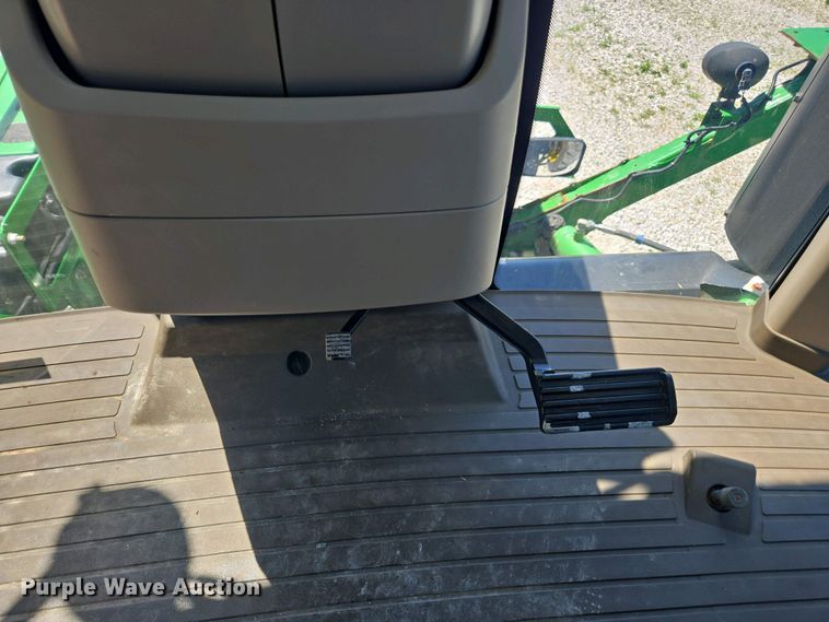 image for item DW1913 2016 John Deere R4030 spreader