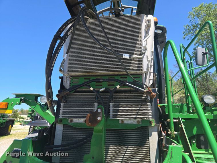 image for item DW1913 2016 John Deere R4030 spreader